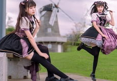 高校小姐姐潮流,青春活力，时尚前沿